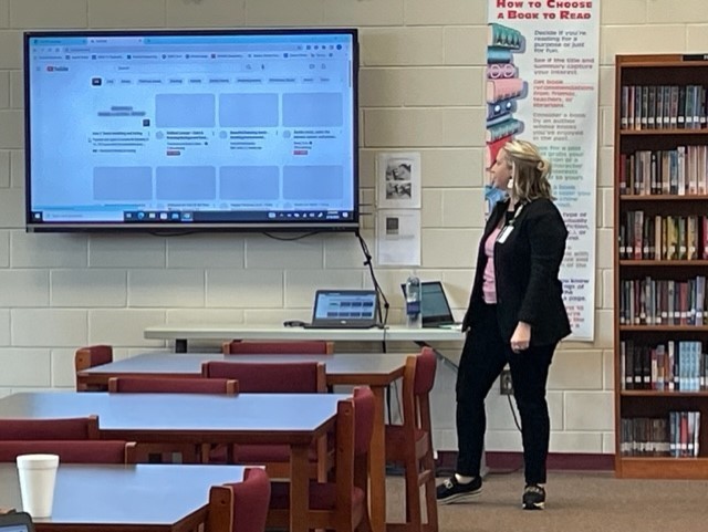 Mitchell Shares PD on Instructional HUB